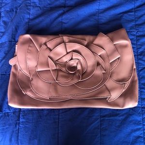 EUC Nine West faux leather convertible clutch